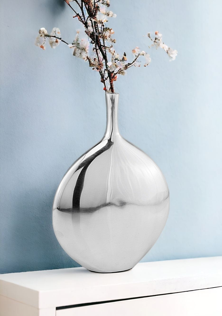 Kali Aluminum Vase